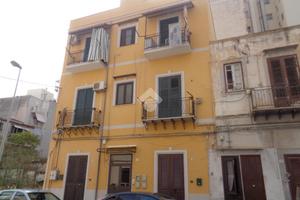 2 LOCALI A PALERMO