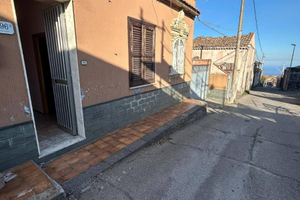 Casa singola con cortiletto Fleri Zafferana Etnea