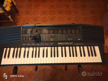 pianola Yamaha PSR 37 con cavalletto 