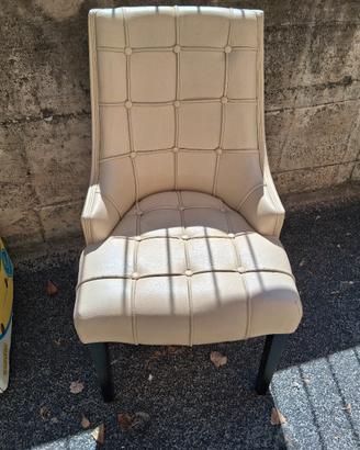poltroncina vintage in pelle