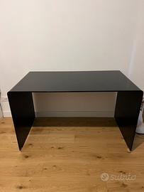 Scrivania nera in vetro