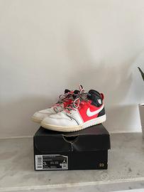 Scarpe Jordan 1 mid se