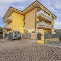 APPARTAMENTO CON GARAGE - CENTOBUCHI