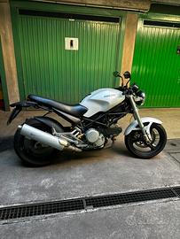 Ducati Monster 400 (2005) - moto