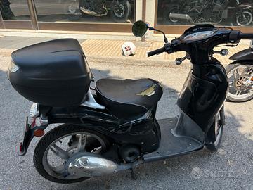 Scarabeo 50 2012