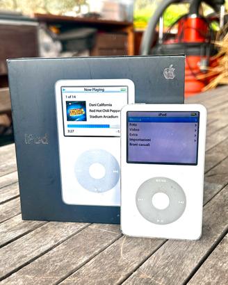 Apple iPod Classic 30GB 5th Gen A1136 Bianco w/box