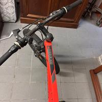 Bicicletta B-twin arancione