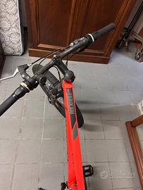 Bicicletta B-twin arancione