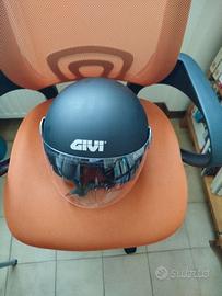 Casco Givi demi-jet in materiale termoplastico