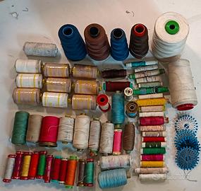 Vari fili misti, coni, rocchette e cucirini - 18€
