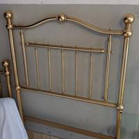 Letto singolo in ottobe