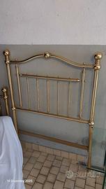 Letto singolo in ottobe