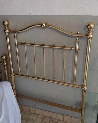 Letto singolo in ottobe