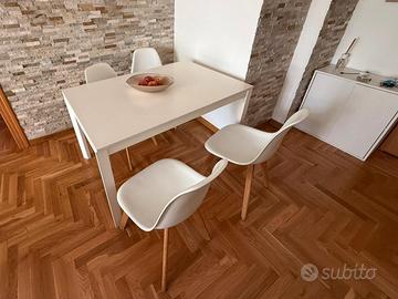 Set Pranzo Moderno - Tavolo + 4 Sedie Design