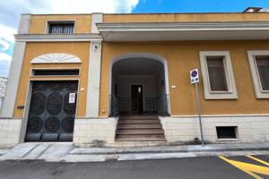 Abitazione storica con giardino, lastricato solare