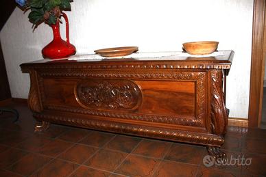 Cassapanca antica legno massello intagliato