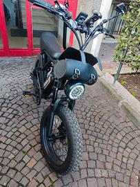 Bicicletta elettrica (e-bike) 32 km unlocked