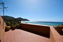 solanas-semindipendente-con-vista-mare