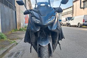 Yamaha T max 560