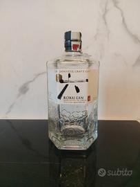 Bottiglia gin Roku vuota