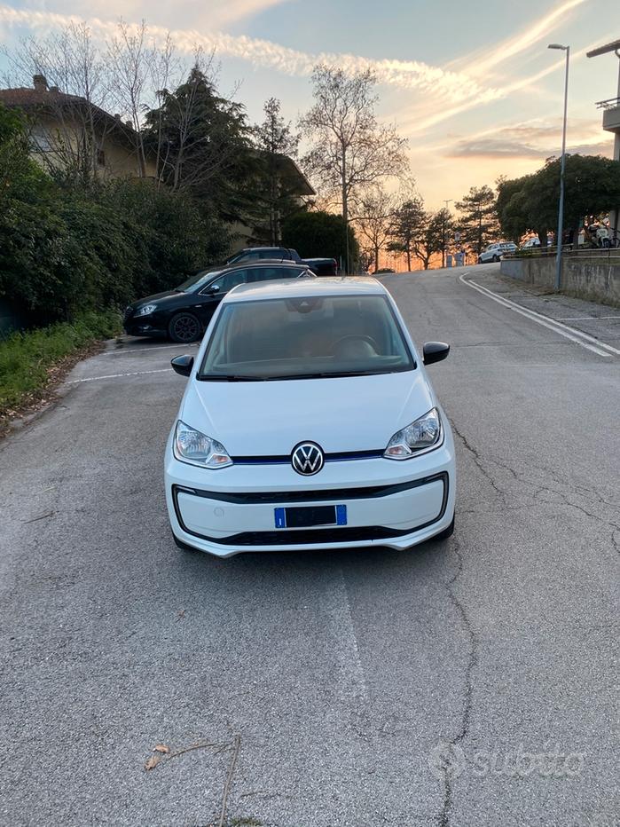 VOLKSWAGEN e-up!