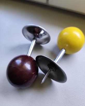 1960. Ganci appendiabiti industriali a muro