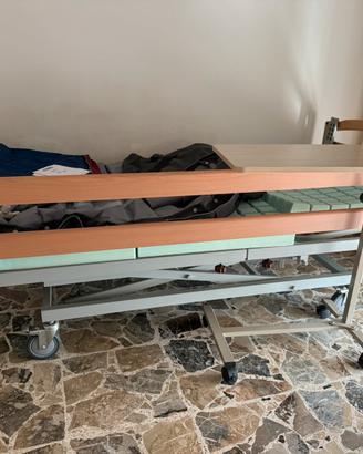 Letto elettrico con materasso antidecubito usato