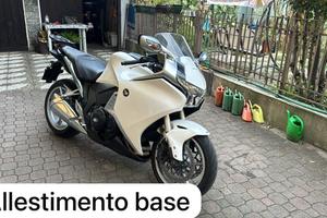 Honda Vfr 1200 F (sc63) 2010 42.000km