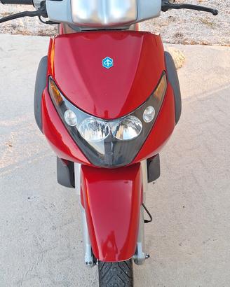 Piaggio Beverly 200 