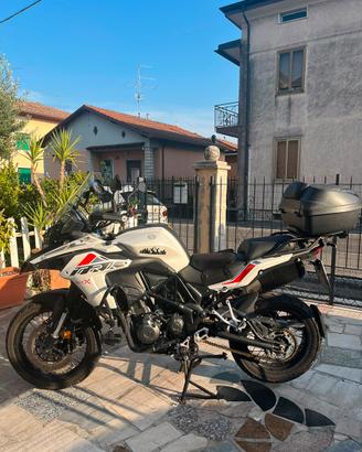 Benelli trk 502x