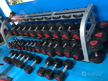 2 rastrelliere(manubri❌)da 10 cioppie ciscuna