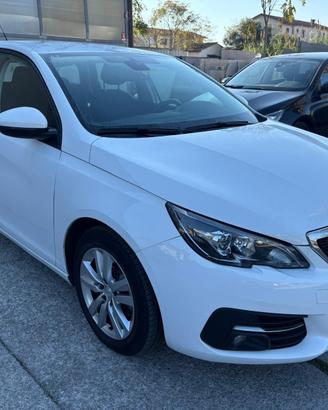 Peugeot 308 BlueHDi 130 S&S EAT8 GT