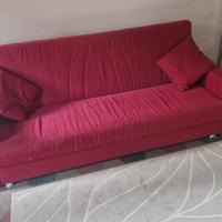 Divano letto rosso con contenitore