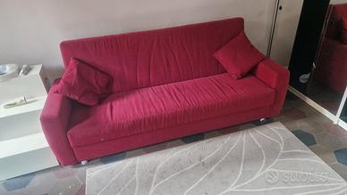 Divano letto rosso con contenitore