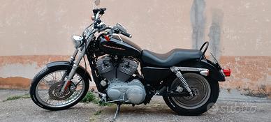 HD Sportster 883 XL Custom del 2004 (carburatore)