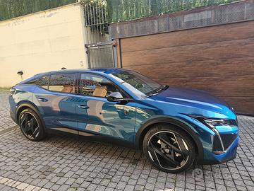 Peugeot 408 first edition plug in hybrid 225 cv