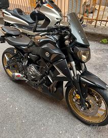 Yamaha mt07 - midnight gold
