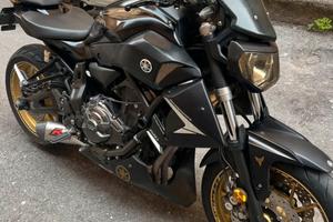 Yamaha mt07 - midnight gold