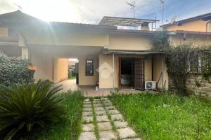 VILLA A SCHIERA A TREVIGNANO ROMANO