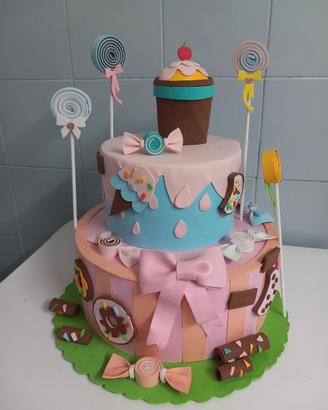 Torta scenografica (candy cake) in gomma eva