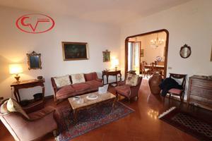 Villa di 260 m² con più di 5 locali e box auto a M