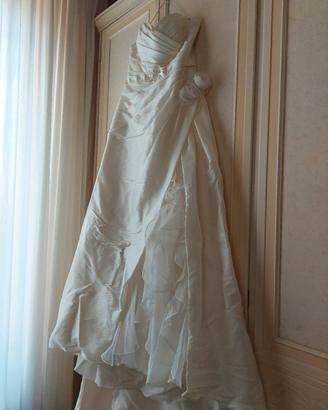 Abito da sposa in chiffon in seta avorio