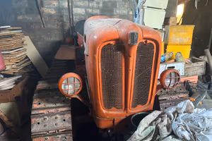 Trattore agricolo Fiat 411 cingolato