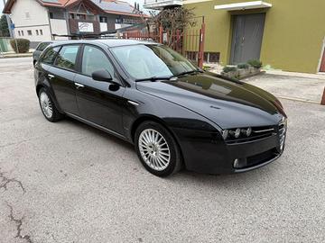ALFA ROMEO 159 1.9 JTDm 16V Sportwagon Distincti