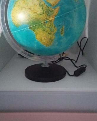Mappamondo luminoso