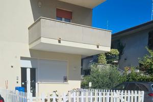 Zona cretarola 75mq 2camere area esterna esclusiva