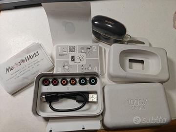 Sony WF-1000XM5 con cover in silicone