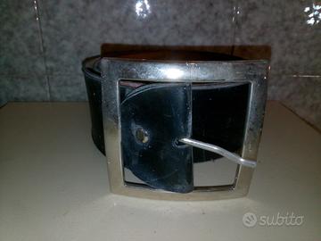 Cintura con Fibbia gigante tipo cuoio 117 x 5,5 cm
