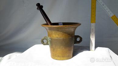 MORTAIO con pestello in bronzo, antico