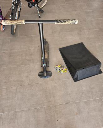 Monopattino freestyle Story Diablo , rampa,2 stand